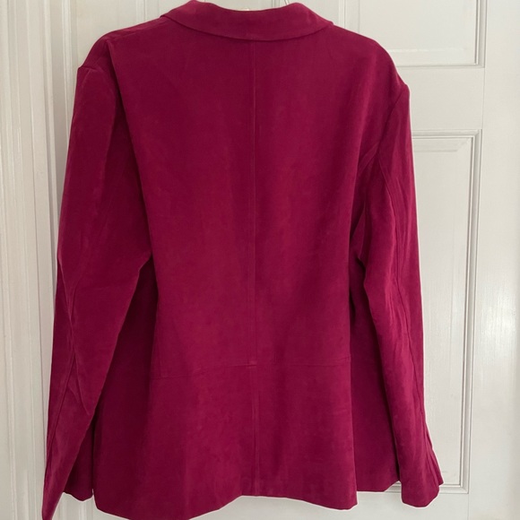 Size 18 cranberry faux suede jacket - Picture 4 of 7